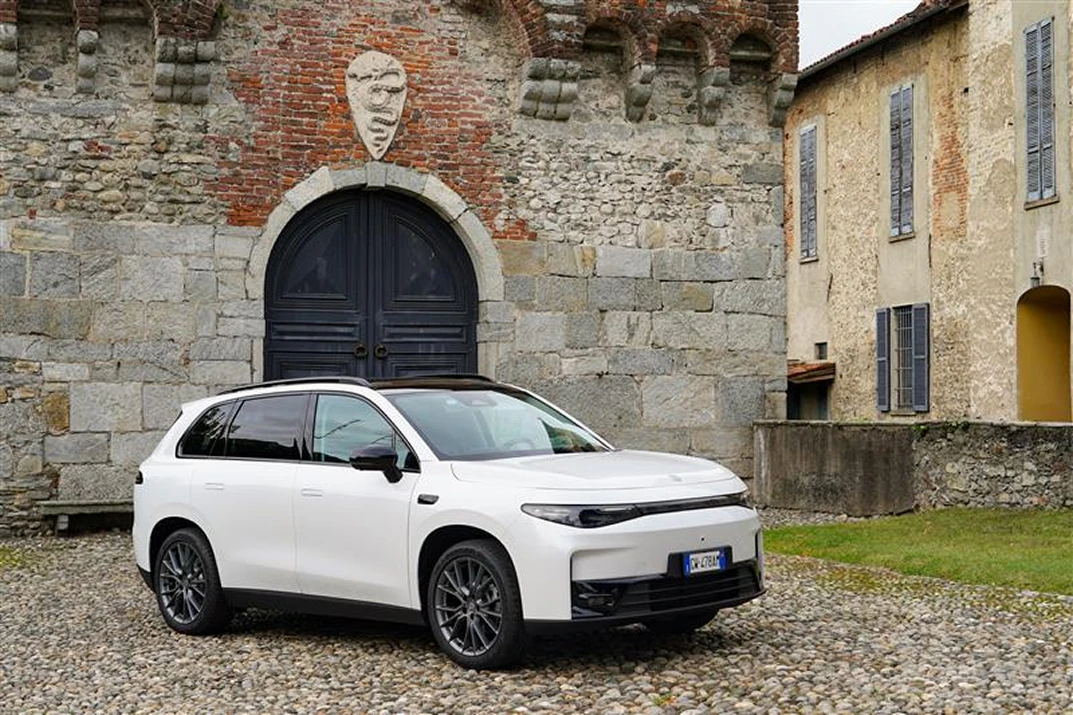 A Full Electric Vehicle Experience